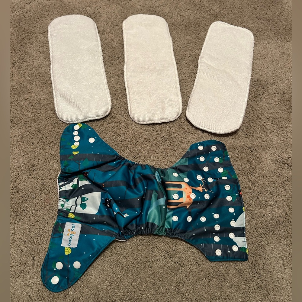 Pocket Cloth diaper cover with 3 inserts - Picture 4 of 6